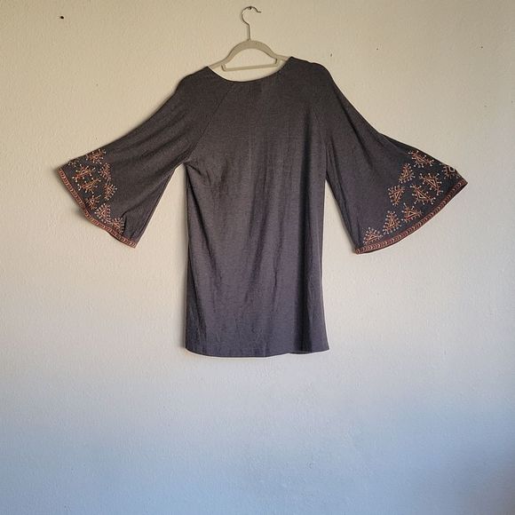 Mollorello round neck embroidered blause size Small color gray and orange - Picture 7 of 13